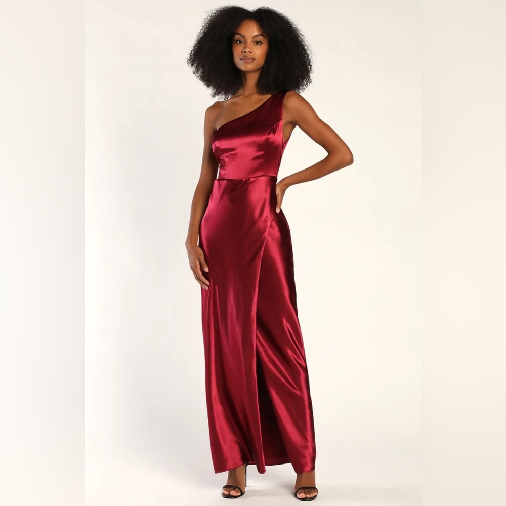 Lulu’s Alluring Arrival Wine Red Satin One Shoulder Maxi Dress - Size 1X - tags